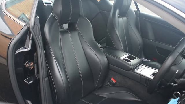 Aston Martin DB9 смотреть онлайн