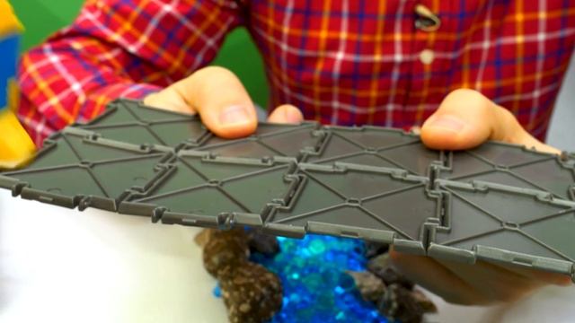 Оптимус Прайм упал в воду! Трансформеры строят новый мост — Игры для мальчиков и видео для детей смотреть онлайн