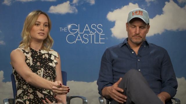 Interview: Brie Larson & Woody Harrelson - The Glass Castle смотреть онлайн