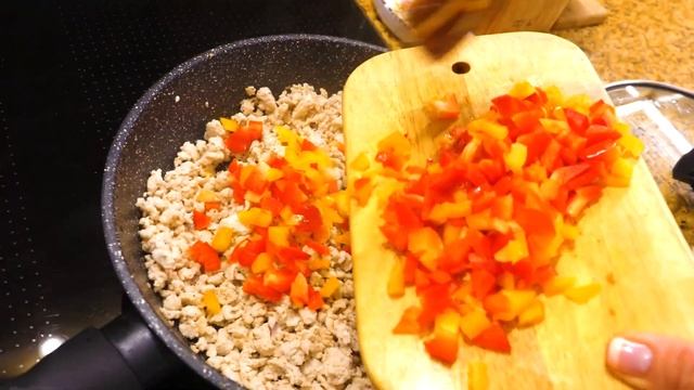 Маша Капуки Кануки и игрушки Щенячий Патруль готовят из Плей До! Игры в готовку для детей смотреть онлайн