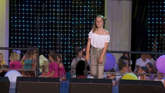 Ema Bubić "Pjesma je moj san" & Plesni klub D'N'F смотреть онлайн