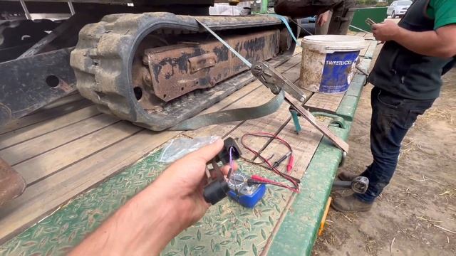 Em has Holy Wellies! Ash is back! GPS Problems! смотреть онлайн