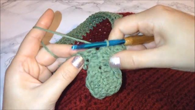 DIY STRAWBERRY CROCHET BACKPACK PART 2 смотреть онлайн