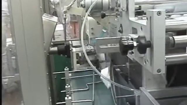 Автомат для фасовки масла, маргарина, спреда с боковой складкой и полуавтомат для групповой упаковк смотреть онлайн