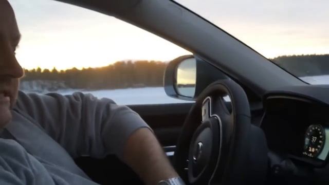 Volvo Ice Test with Michael Sheridan - The Last Word смотреть онлайн