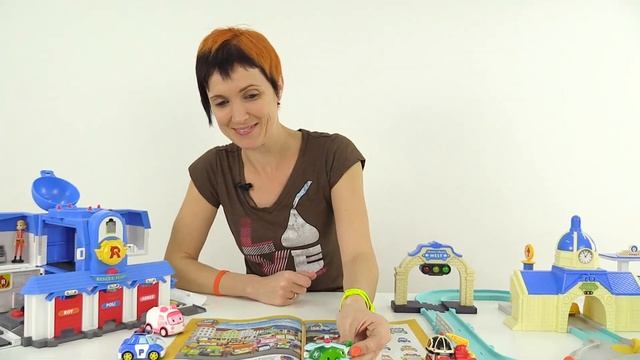 Видео для детей: Маша и Журнал Робокар Поли! Игрушки смотреть онлайн
