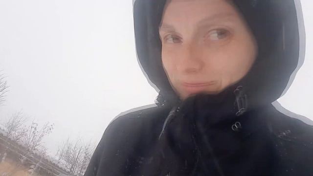 шла в мешках для строй мусора за кошкой. пурга. кошка слезала со шпалеры смотреть онлайн