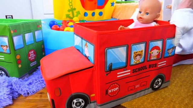 Весёлые игры – Кукла БЕБИ БОН и Автобус с цветными шариками! Видео игры Как Мама для пупса Baby Born смотреть онлайн