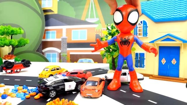 Супергерои устроили беспорядок в городе! Автомастерская Федора - видео про игрушки для мальчиков смотреть онлайн