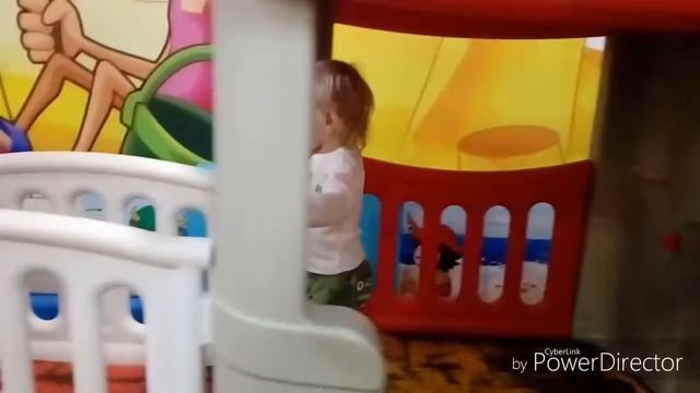 Развлекательный центр FLY PARK в ТРЦ "Проспект" Киев! Малыш "отжигает" по полной))) смотреть онлайн