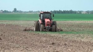 Трактора МТЗ 1222 работают с культиваторами