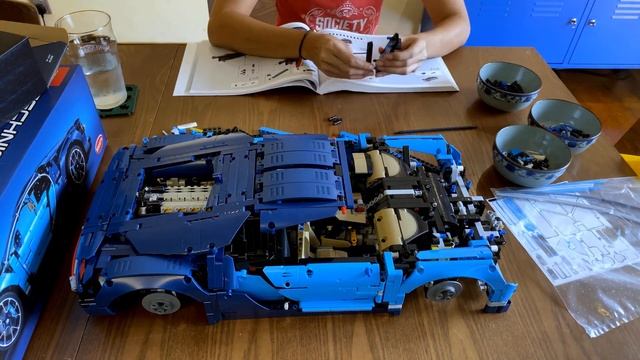 LEGO Technic Bugatti Chiron Build (Box 5) смотреть онлайн