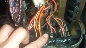 Переделал магнитолу и прикуриватель на постоянный плюс в камазе.