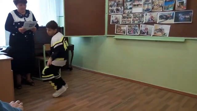 Выступление в школе/танцы