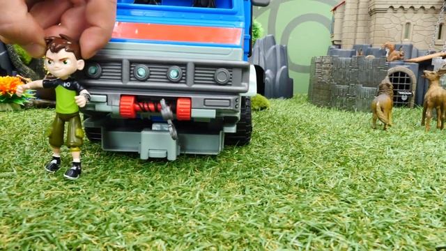 БЕН 10 против Одичавших Животных! - Супергерои игры битвы с Бен Тен. Новые видео для мальчиков. смотреть онлайн