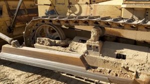 Гусеничний  бульдозер  ЧТЗ Б 12