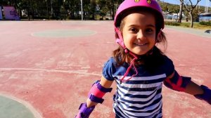 Беби Бон и Маша катаются на роликах! Видео для детей