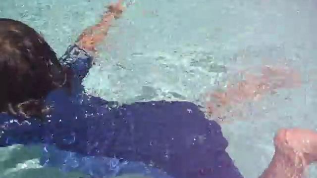 Sergio Mendez at the pool смотреть онлайн