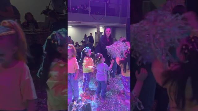 Праздник для детей с выпуском 2023года смотреть онлайн