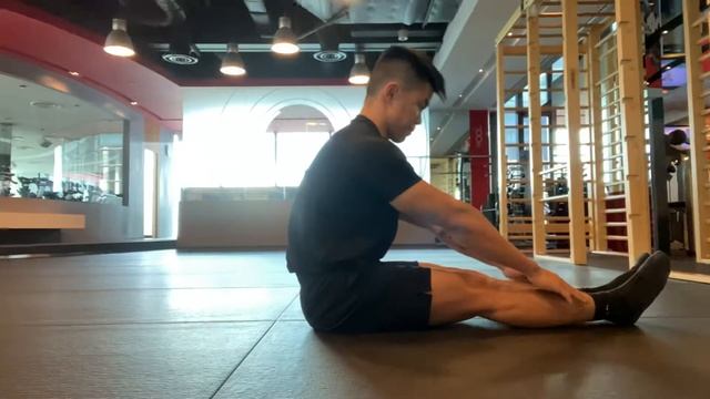GMB Week 1, Day 1 - Long-sitting Stretch смотреть онлайн