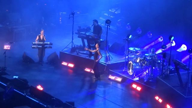 Depeche Mode - Everything Counts - Live - San Jose - SAP Center - 10/08/17 смотреть онлайн