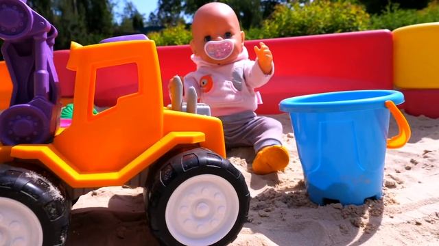Видео куклы БЕБИ БОН – Кто лучше Как Мама для Baby Born? – Весёлые игры для девочек Дочки Матери смотреть онлайн