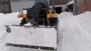 Уборка снега на минитракторе