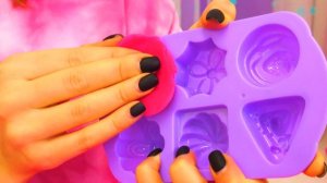 Игрушка собачка Шоколадка готовит вкусняшки для Деда Мороза! Мультики для детей Как Мама про игрушки