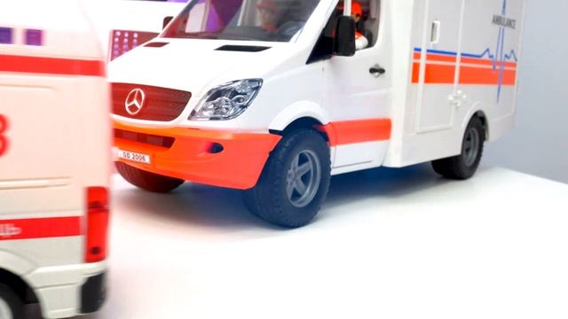 Человек Паук надышался выхлопными газами! Видео про игрушки для детей Доктор Ой смотреть онлайн