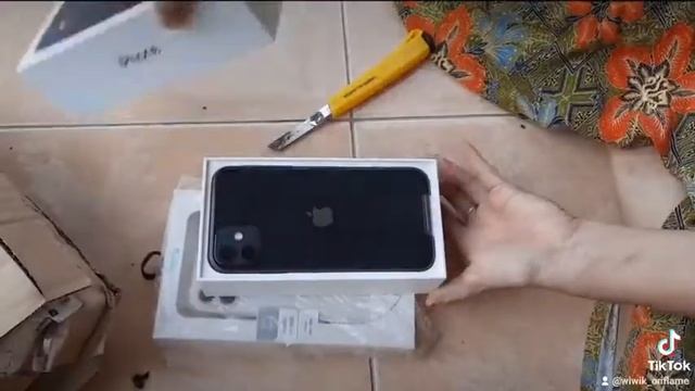 #UNBOXING #IPHONE11 iphone 11 .128 gb warna hitam chekkks🥰 смотреть онлайн