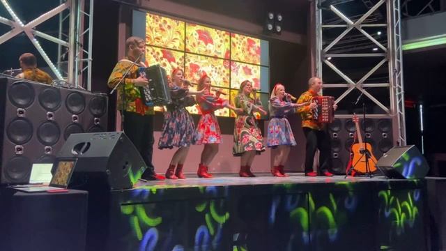 Тень над водою