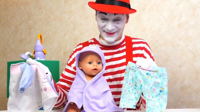 Смешные видео куклы - Большая стирка для БЕБИ БОН! - Весёлые игры Как Мама с Baby Born смотреть онлайн