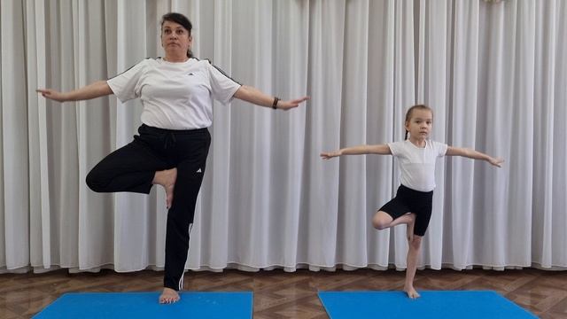 Цапля машет крыльями смотреть онлайн