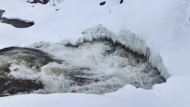 Титовский водопад май 2024 Мурманская область