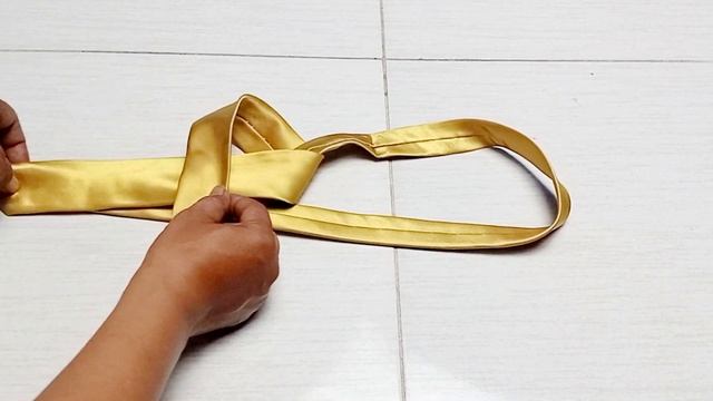 TIE A TIE WITH THE FIGURE 8 SHAPE TRICK FOR SCHOOL TIES | SCHOOL TIE