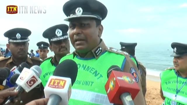 පොලිස් පාරිසරික ඒකක නිලධාරීන් සහ පොලිස් ක්රීඩක ක්රීඩිකාවන් එක්ව වෙරළ තීරය පිරිසිදු කරයි смотреть онлайн