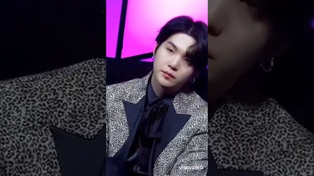 Я буду тонкой нитью на твоём запястье.💜💋🌹 смотреть онлайн