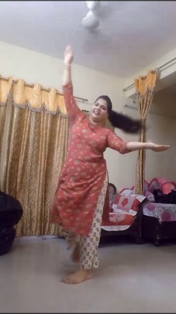 Desi Village Housewife Amazing Dance смотреть онлайн
