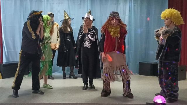 Спектакль "В поисках Горыныча" (по мотивам русских народных сказок и творчества поэта Юрия Энтина) смотреть онлайн