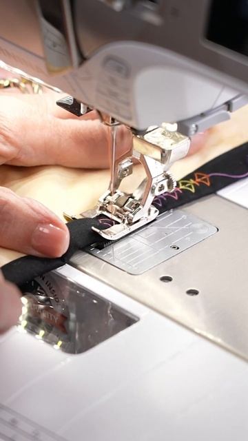How to Master Decorative Stitches on Binding with the Bernina 590 Sewing Machine смотреть онлайн