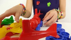 Видео для детей: собираем конструктор "Бауер" - аэропорт