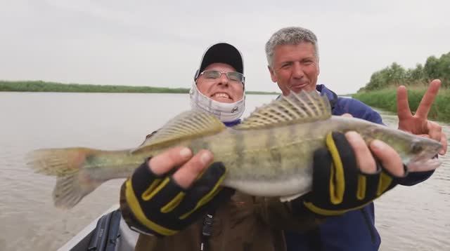 "РЫБАЛКА У КАЖДОГО СВОЯ" На рыбалку с директором российской компании HSN смотреть онлайн