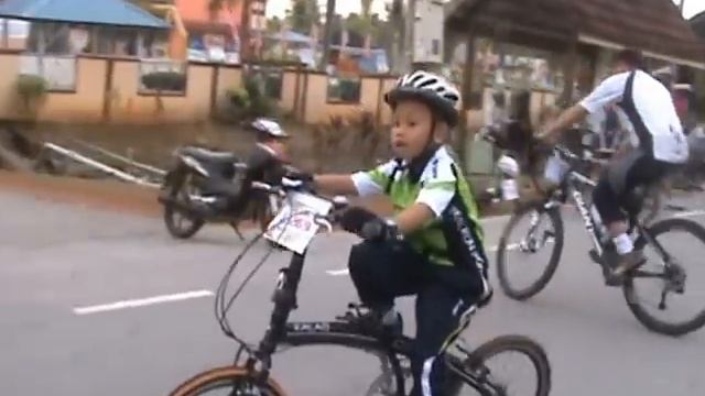 LEISURE YOUTH ASTRO FIESTA CYCLE RIDE - 2013 - SG LANG, SELANGOR смотреть онлайн