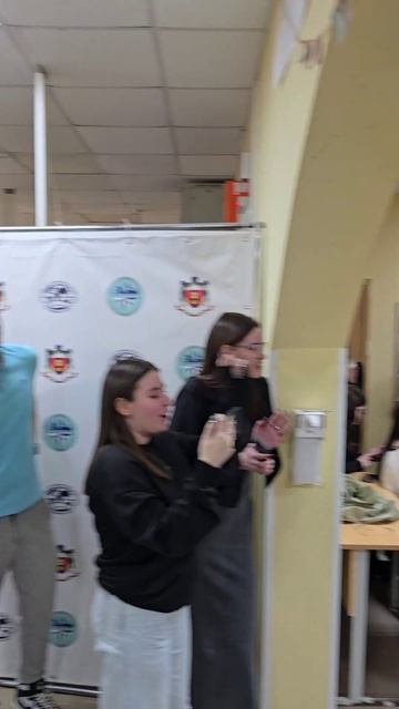 Мир не в смартфоне. Свадебный танец смотреть онлайн