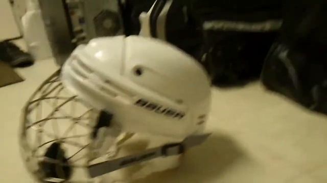 Bauer 4500 helmet with 9900 Cage смотреть онлайн