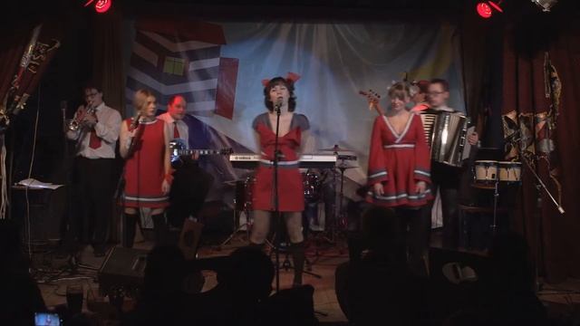 Платья за 130. Подайте Христа ради. Куплеты смотреть онлайн