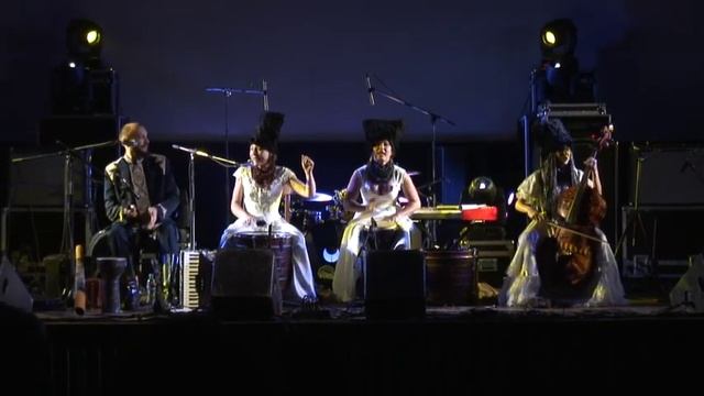 ДахаБраха - Янки / Этномеханика 2010 смотреть онлайн