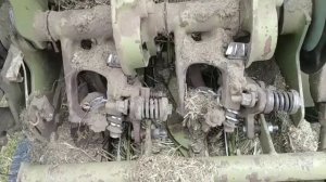 Трудовые будни с пресс подборщиком fortschritt k 454