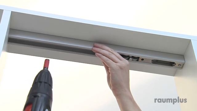 Сборка складных дверей Raumplus с профилем S751 смотреть онлайн