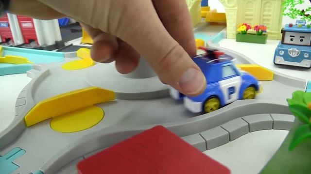 Робокар Поли! Разрушение в городе. Игрушки для детей смотреть онлайн